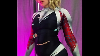 Sultry Gwen Stacy On Her Knees, Lips Wrapped Around A Throbbing Cock