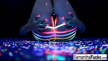 Glowing In The Dark, Samantha Saint’s Solo Climax Sizzles Under Black Light