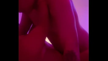 Mi Cuñado Me Ofreció Llevarme Al Trabajo, Pero En El Camino Torció Hacia Un Motel… Y Yo, Ardiente Y Mojada, No Puse Ninguna Objeción.