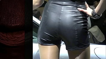 Swaying In Leather: The Seductive Moves Of A Chinese Beauty In Skintight Hotpants