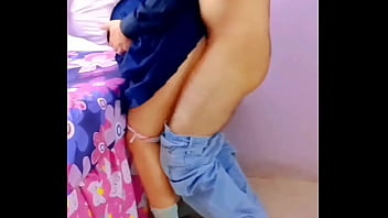 Profesor Pervertido Usa Un Palo De Escoba Para Violar A Su Inocente Alumna De Nalgas Grandes