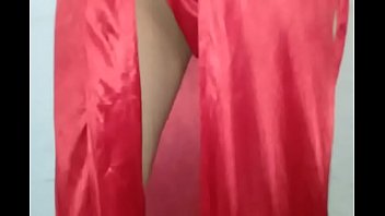 Sultry Desi Bhabhi’s Seductive Strip Tease Unveiled