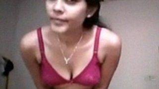 Desi Babe’s Raw Solo Pleasure Session