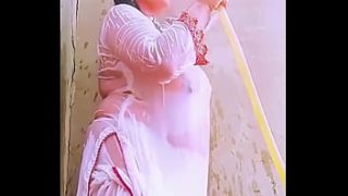 Sultry Indian Bhabhi’s Naked Bust Revealed