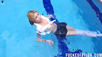 Dripping Desire: Ashlee Rose’s Poolside Wetlook Seduction Unleashed In Week 48
