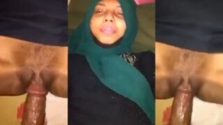 Desperate Housewife In A Headscarf Sells Her Body For Cash In A Pakistani Porn Flick
