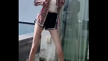 Seductive Asian Temptress Chen Yi Li