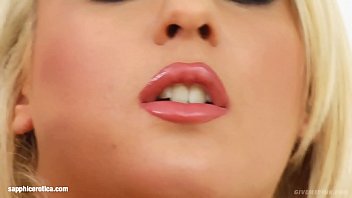Sapphix Unleashes Jasmin: A Sultry Solo Session Of Self-pleasure