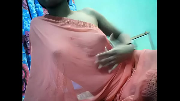 Sizzling Desi Cam Queen’s Busty Live Reveal