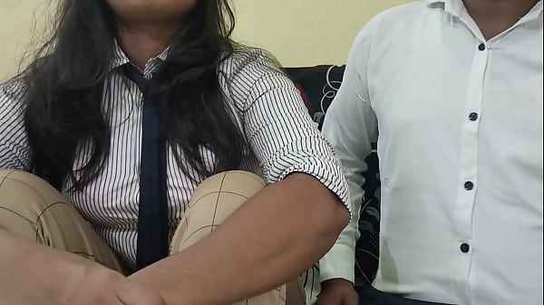नई देसी एम्प्लॉयी का पहला दिन, काम अधूरा छोड़ा तो बॉस ने ऑफिस की डेस्क पर ही लिया सख़्त सबक।