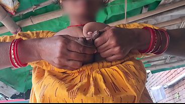 Thakur Ki Patni Ne Dusre Mard Ke Mothe Lund Se Apni Pyas Bujhate Hue Apne Pati Ki Choti Lathi Ko Nakaara