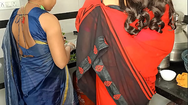 कोमल और उनकी सास रसोई में गर्मजोशी से काम कर रही थीं