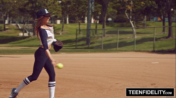 Coach’s Secret Playbook: Kirsten Lee’s Steamy Training Session Ends In A Creamy Finish