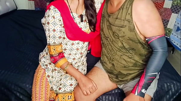 भाभी को पैसे कमाने का तरीका बताकर उसकी गीली चूत मारी