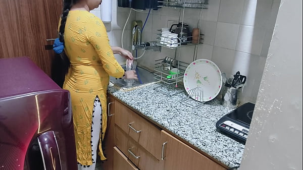 Caught My Stepmother Craving A Hard Filling In The Kitchen