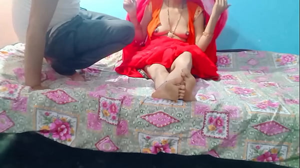 भाभी ने देवर को अकेले में पेटीकोट उठाकर दी गर्म मस्ती