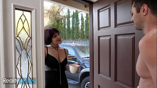 Milf Goddess Jessica Ryan Fucks Her Ripped Neighbor While Hubby’s Away – Reality Kings