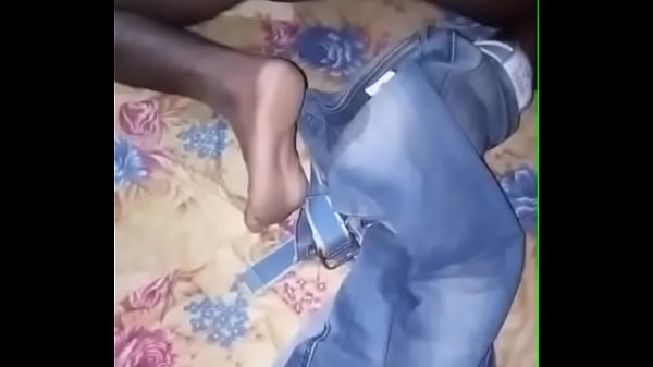 গাঁয়ের ছেলেটার সাথে রাতভর উত্তেজনাময় মিলন