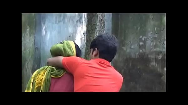 Desi Bhabhi’s Forbidden Foreign Fling: A Lustful Overseas Romance