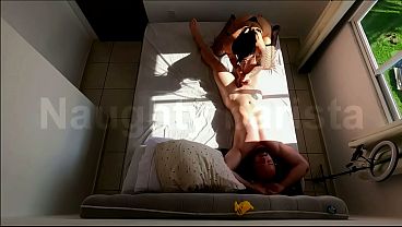 Ao Entardecer, Uma Massagem Que Escorrega Até Te Deixar Encharcada De Tesão