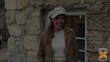 Pénélope, Blonde Chic Et Raffinée, Aime Se Faire Baiser Avec Passion Et élégance