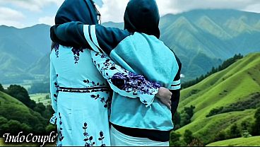 Istri Berjilbab Nakal Selingkuh Saat Suami Asyik Di Bali, Melahap Habis Cairan Mesra Kekasih Gelapnya