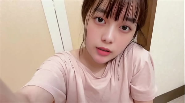 母が寝静まった浴室で、汗と欲情が混ざり合う匂いをまとったまま、指が濡れつつ疼く秘所を貪る