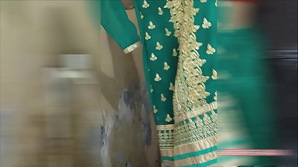 Desi Beauty’s Sensual Bath Time Pleasures