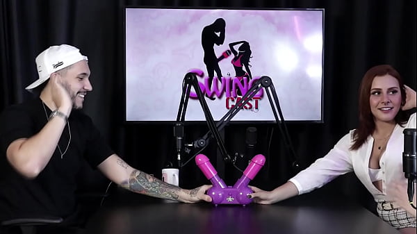 Expulsa De Casa, Ela Só Quer Pau Pequeno E Fala Tudo Sobre Harmonização De Pênis – Bia Ruyva & Jack Por (sheer/red)