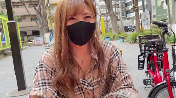 育児と家事で疲れた美人ママに、たっぷりご褒美の極上チ○ポを差し上げます！超美肌のくびれたボディを味わうパート1