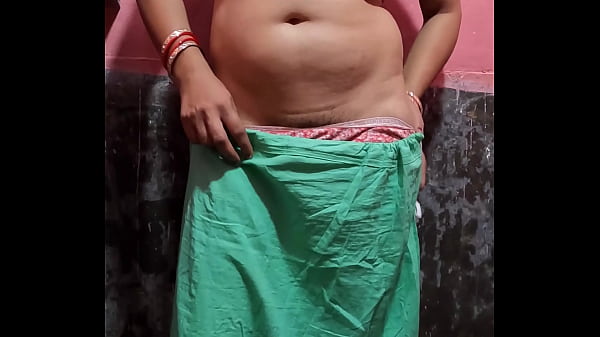 Sultry Desi Bhabhi Trims Her Dripping Wet Cunt