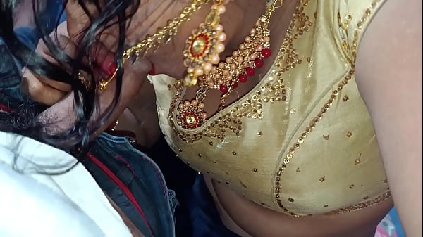 Seductive Saree-clad Bhabhi’s Intimate Oral Pleasure