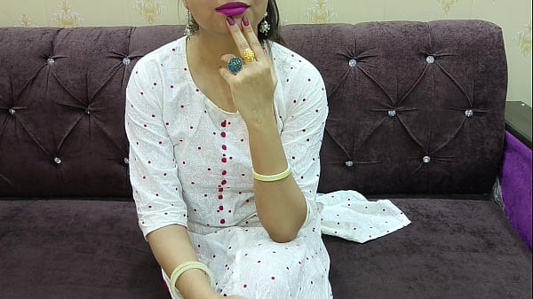 Desi Aurat Ki Geeli Chut Ka Maza Leke Uski Gaand Ka Bhosda Banao