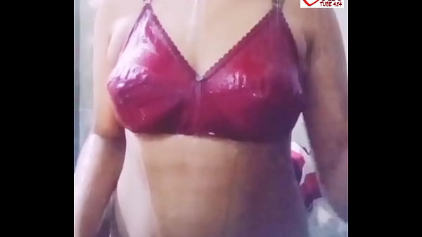 Desi Beauty’s Sensual Shawar Dance And Intimate Fingering Scene