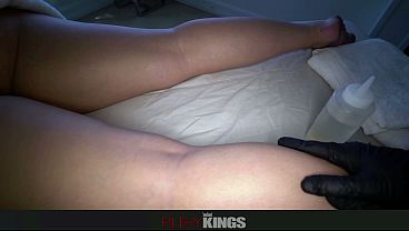 Rharri’s Plump, Luscious Ass Gets A Sensual, Deep-tissue Rubdown