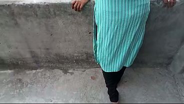 भैया ने अपनी ही देसी स्टेपसिस्टर को तड़पा-तड़पा कर जमकर चोदा
