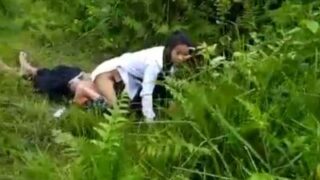 Catches A College Couple Fucking Raw In An Indian Outdoor Spot
