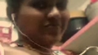 Desi Cam Girl Live Revealing Her Curves