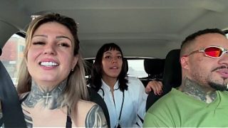 Encontramos Uma Doutora Gostosa Numa Avenida Em Osasco. Metemos 50 Mil Pra Ela Sentar Gostoso No Nosso Carro Até Gozar.