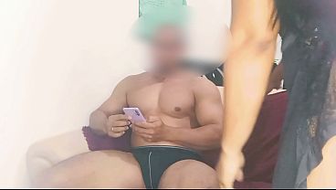 Só Eu E Meu Padrasto Em Casa, Com A Cama Vazia…
