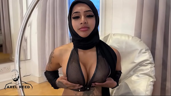Veiled Desert Beauty Ravished By Ripped Lover
