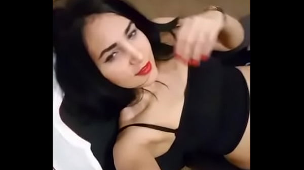 فيديو المضيفة المثيرة