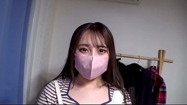 【素人娘が顔出しで大胆フェラ】
