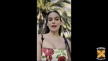 Chloé, La Brune En Chaleur, Réclame Une Baise Sauvage Et Sans Limites
