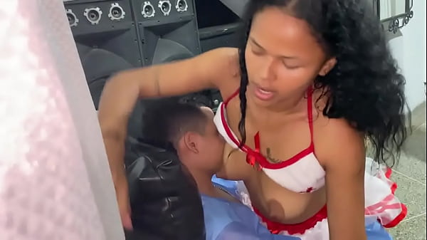 Desnudo Salvaje: Mi Cuñado Me Perfora El Trasero Sin Protección