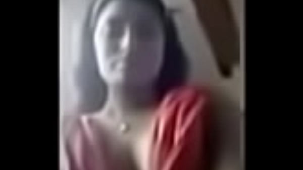Indian Women Flaunt Their Cleavage In A Sexy, Erotic Display