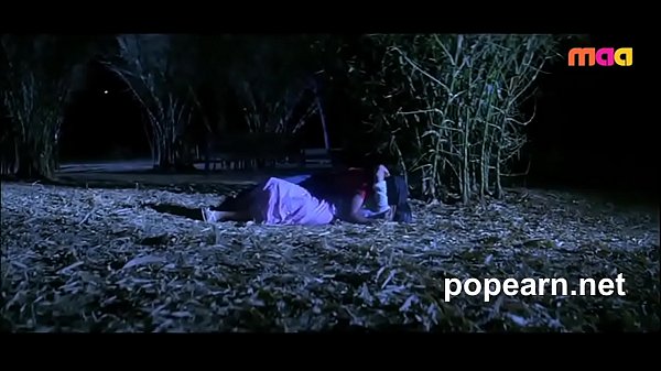 Cute Young Babe Getting Wild In The Park At Night From That Telugu Film Ee Vayasulo