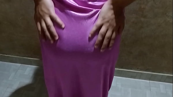 Mature Indian Beauty With A Tempting, Inviting Entrance