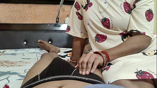 भारतीय प्रेमी-प्रेमिका की रातभर चली रोमांटिक चुंबन और शारीरिक सुख की यात्रा