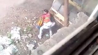 Dehati Driver Ka Jhuka Hua Lund, Gaadi Ke Andar Chudai Ka Maza, Khuli Hawa Mein Sexy Outdoor Action.
